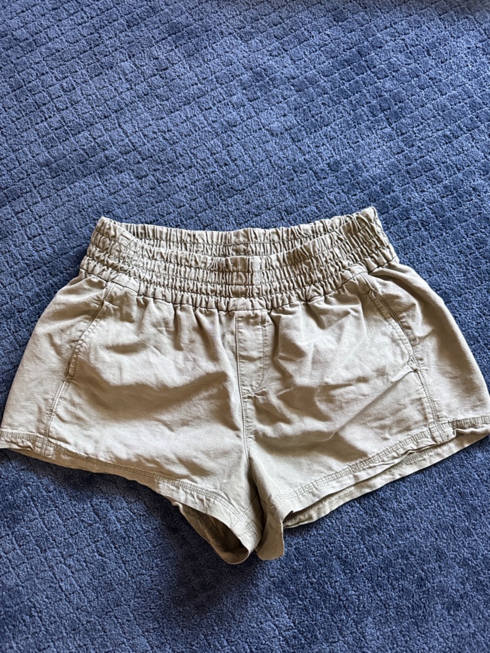 Casual Elastic-Waist Women’s Shorts